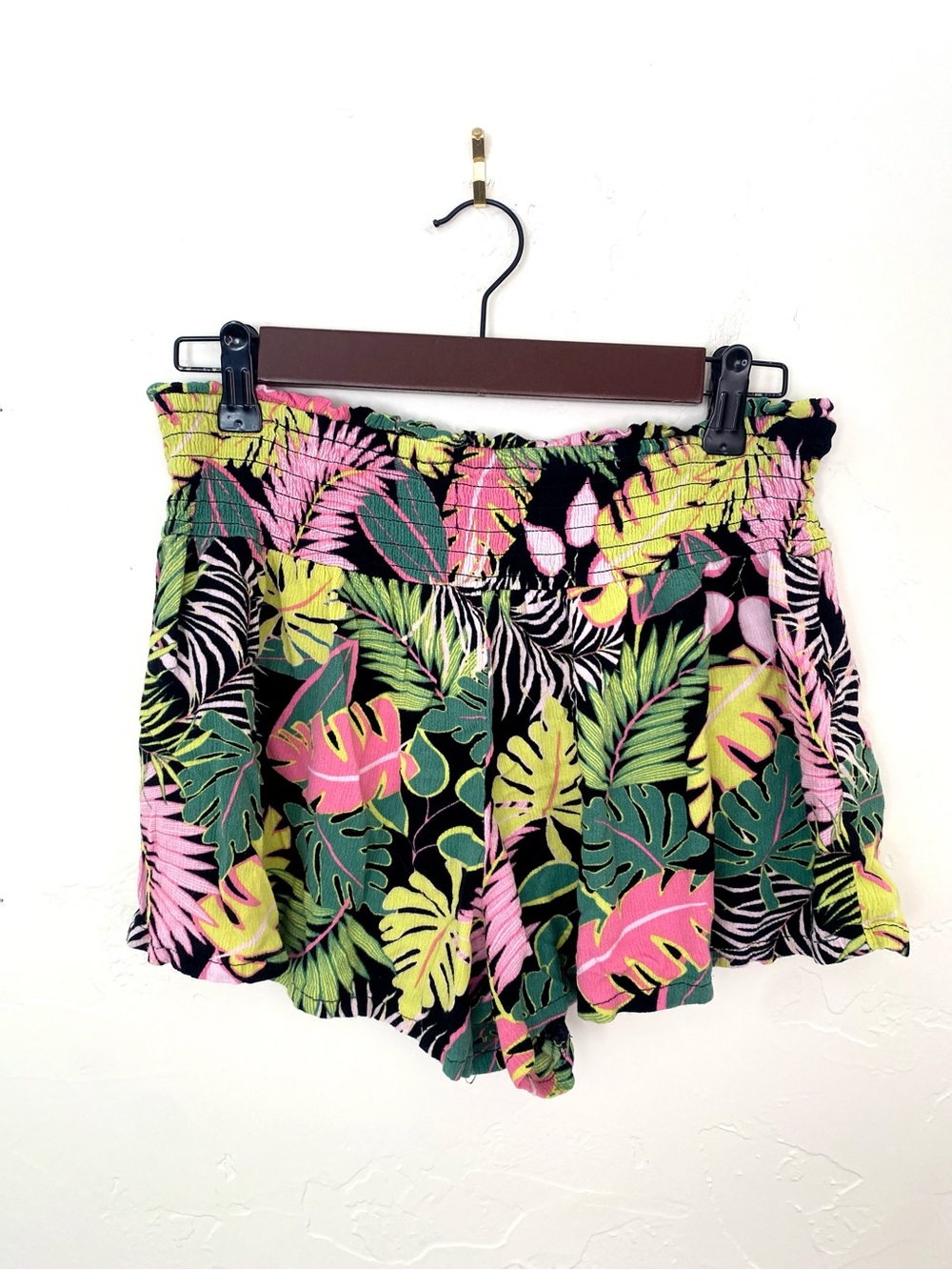 Scoop Hawaiian Print Women's Shorts S (4-6) 100% Rayon Vacation Shorts Beachwear